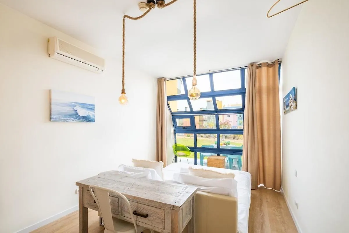 아파트 Anabella Guest House 알부페이라